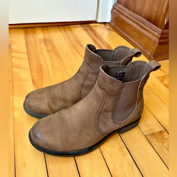 Denver hayes chelsea boots on sale